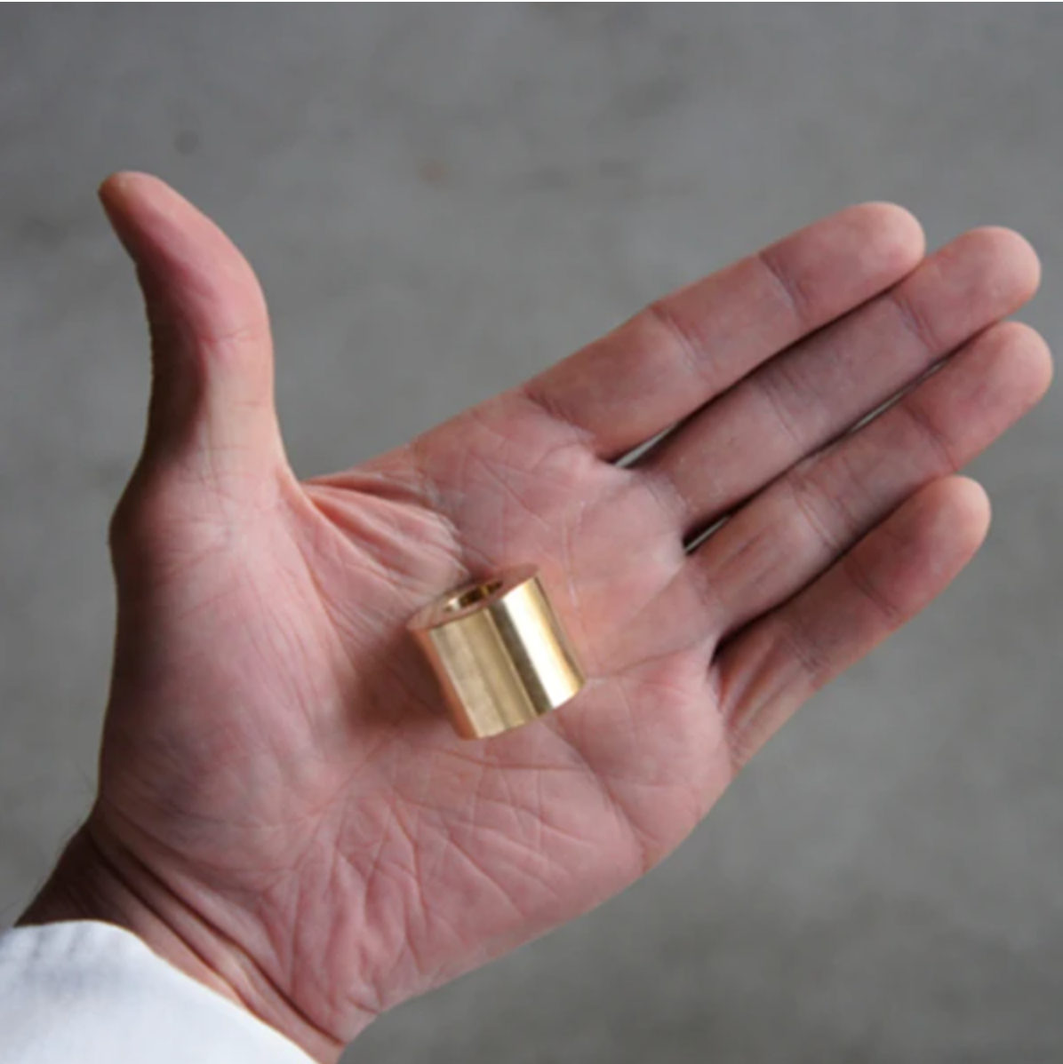 BRASS PEN STAND SOLID