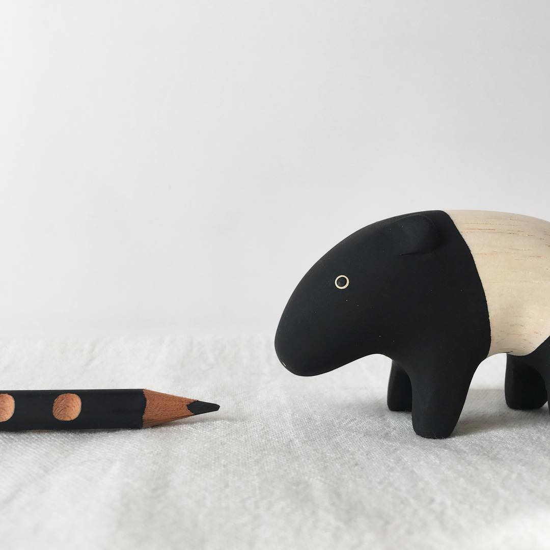 Pole pole wooden animal Tapir