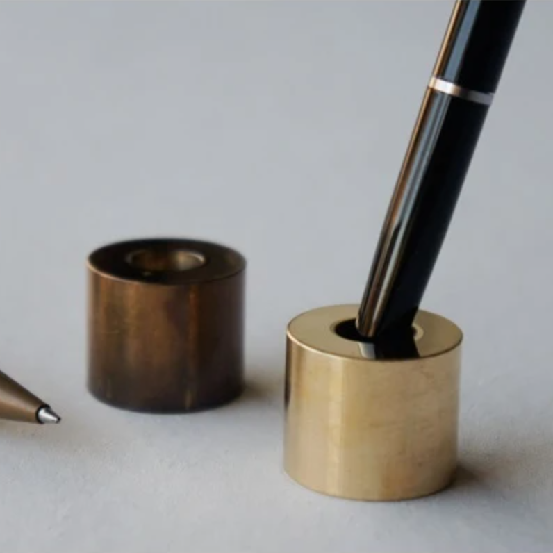BRASS PEN STAND RUST