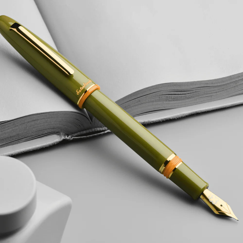 Back to the Lands Estie Fountain Pen / Quirky Leaf / Gold Trim / Piston Filler - F