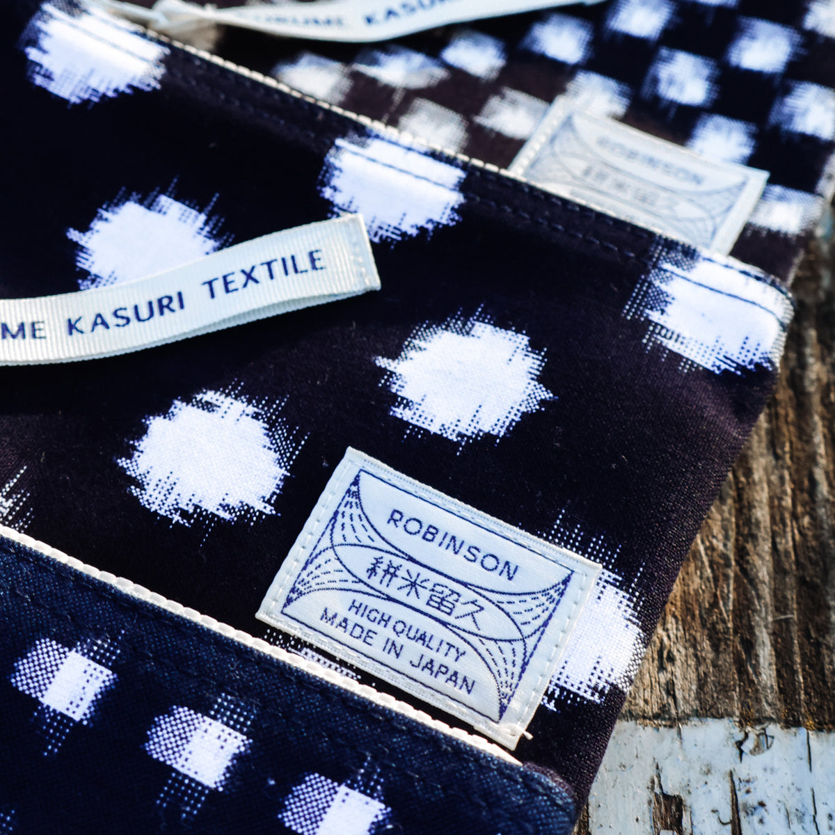 Pouch M Dot Navy/White