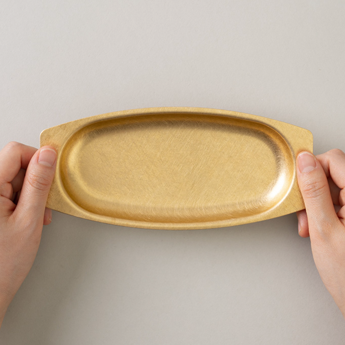 BRASS OVAL HIGH TRAY - SOLID