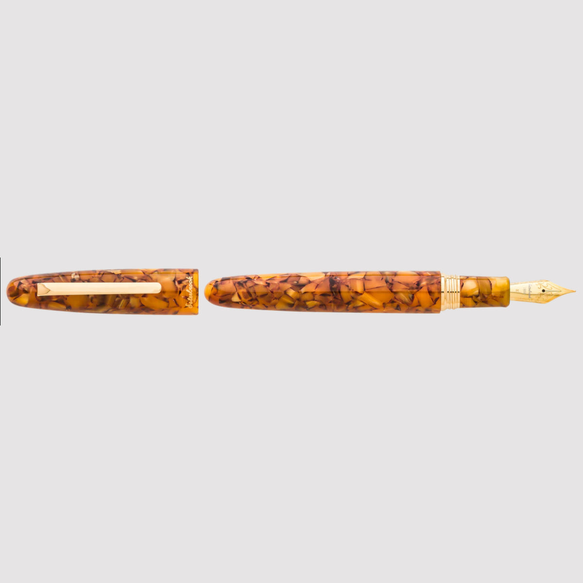 Estie Oversized Honeycomb / Gold Trim Fountain pen