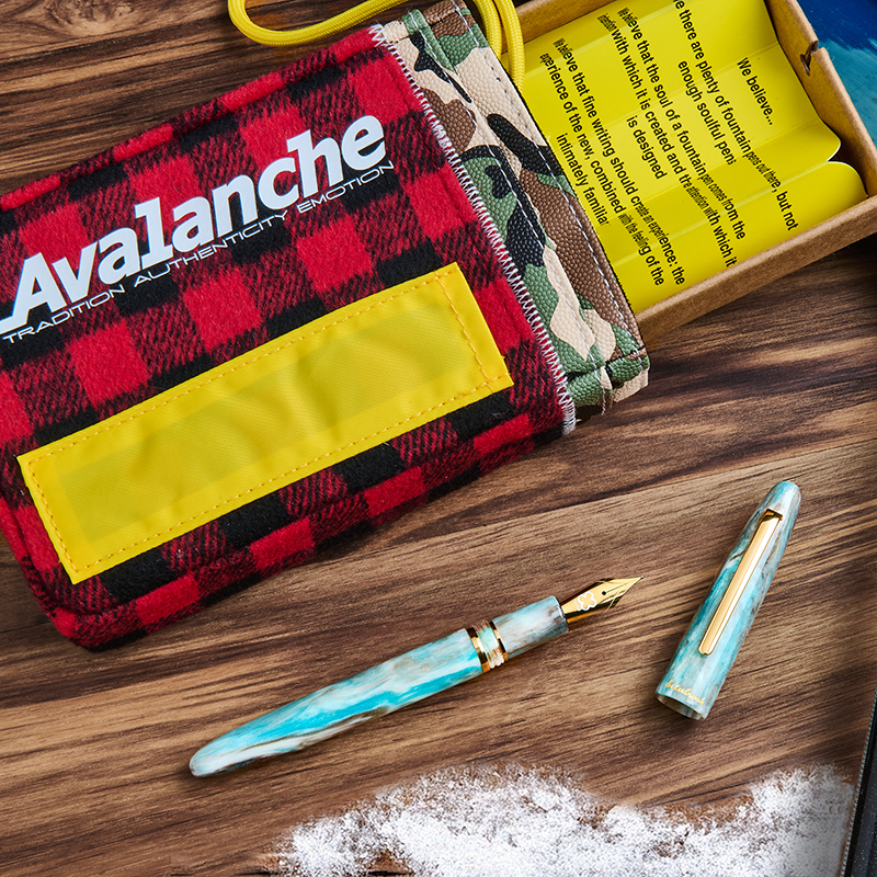 Esterbrook Seasonal Diamondcast Estie - Avalanche - M