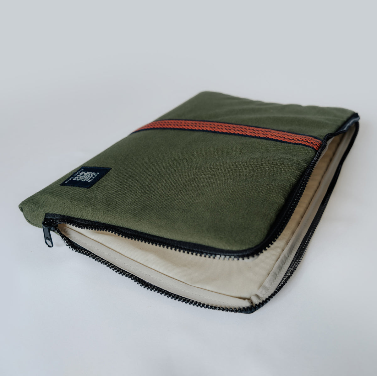 Computer case 15" ANYTHINGxROBINSON Green