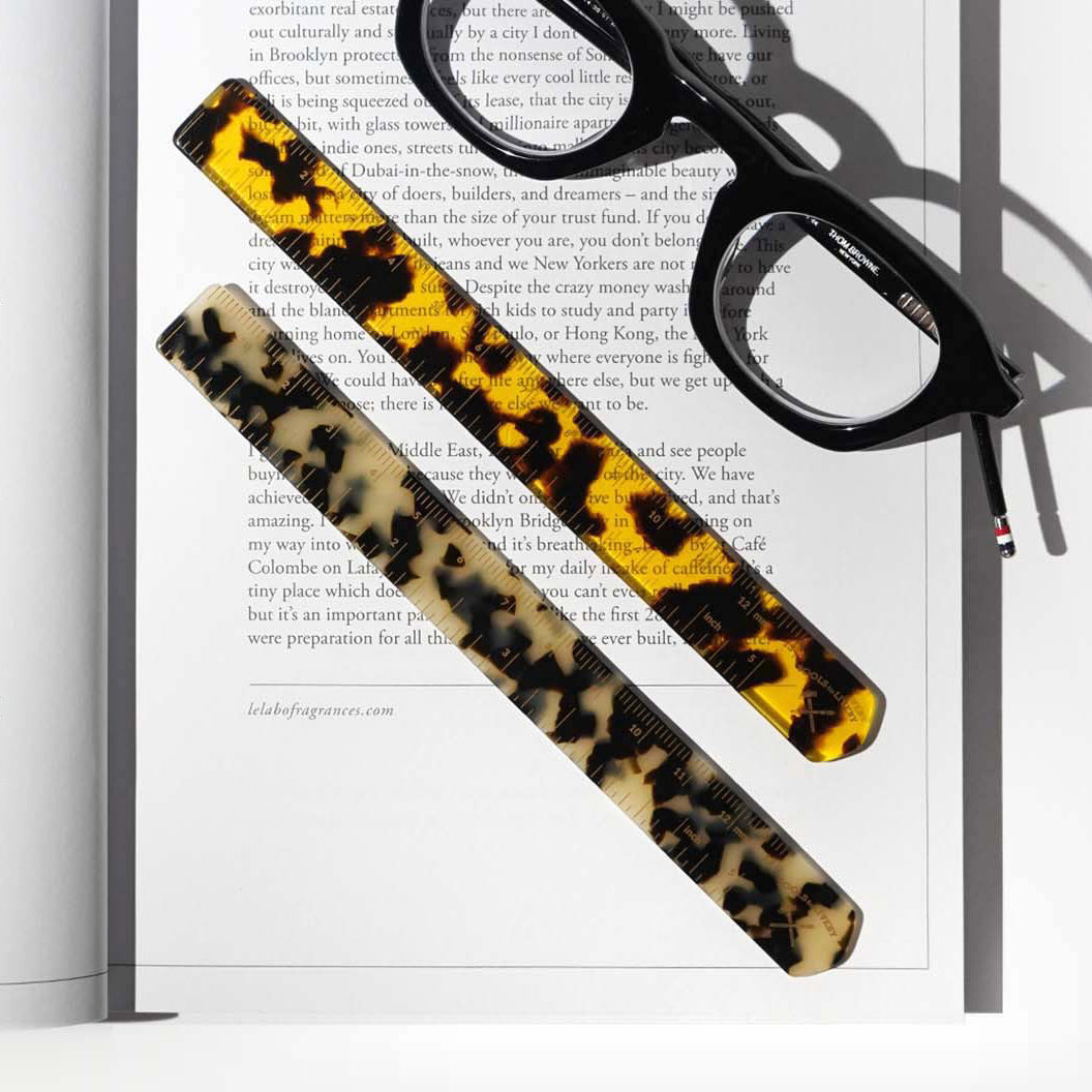 Hexetate ruler / red havana