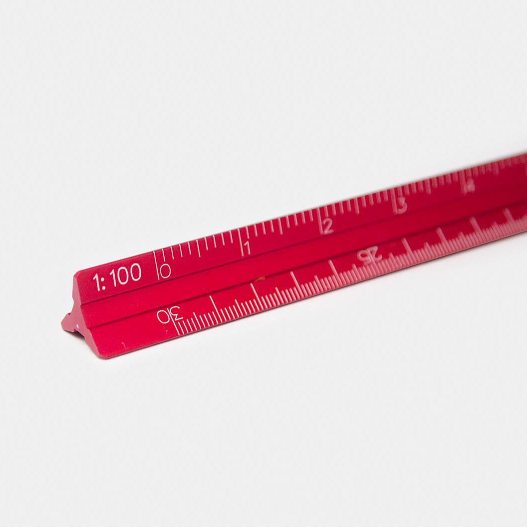 scale red