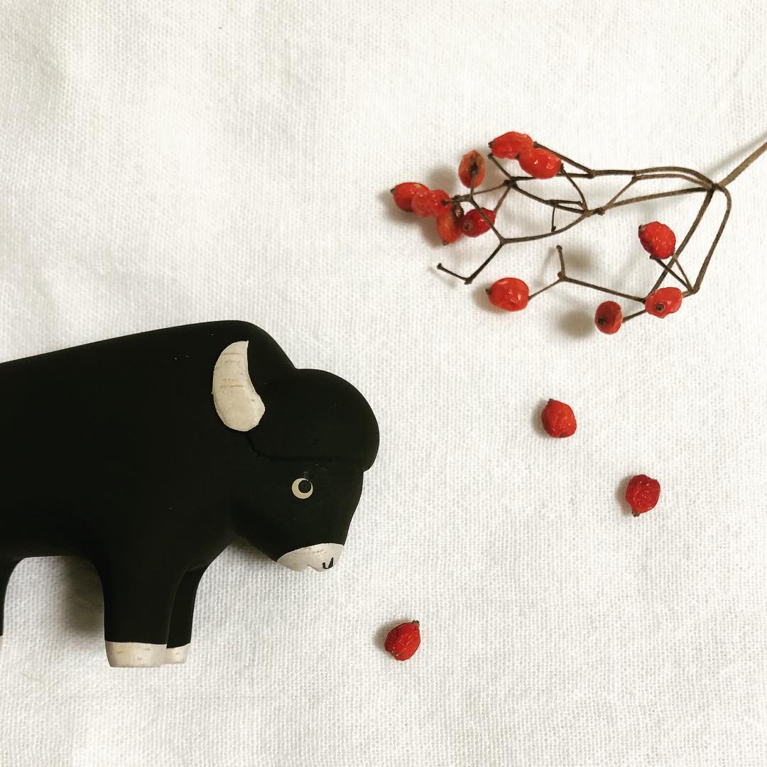 Pole pole wooden animal Bison