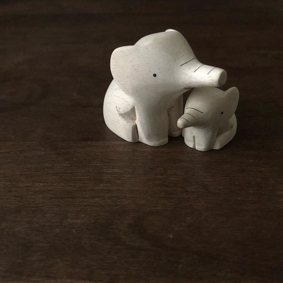 Pole pole wooden animal family Elephant