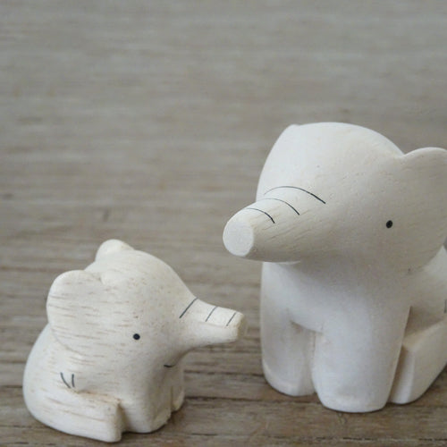 Pole pole wooden animal family Elephant