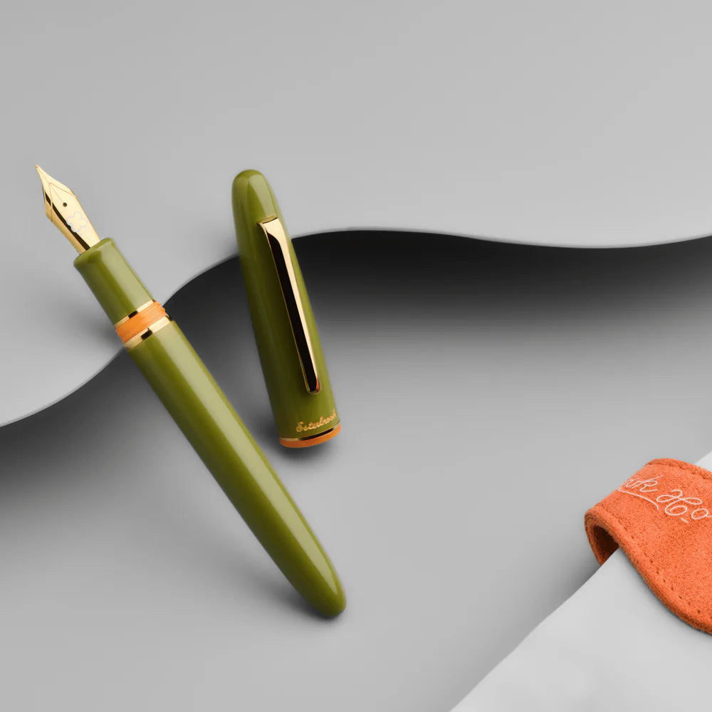 Back to the Lands Estie Fountain Pen / Quirky Leaf / Gold Trim / Piston Filler - M