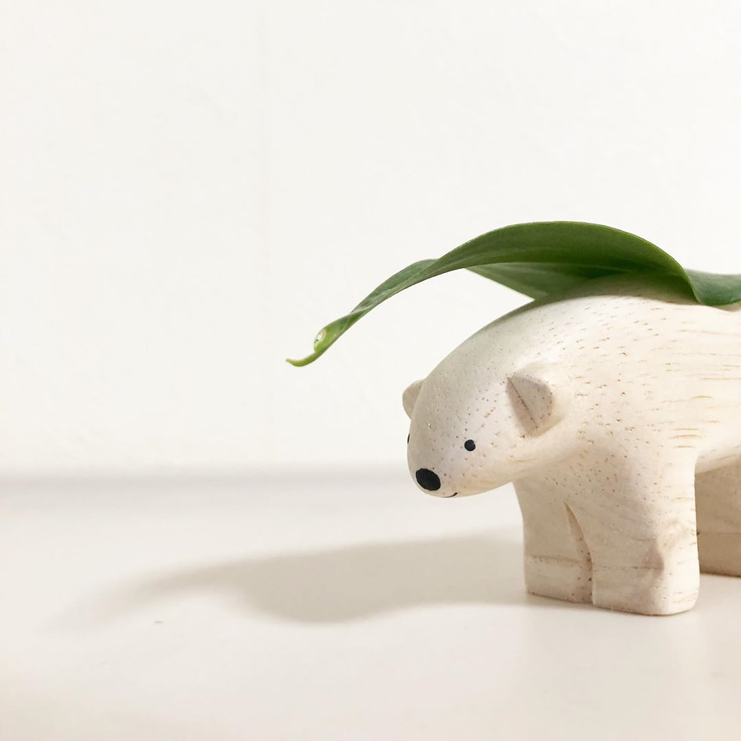 Pole pole wooden animal Polar Bear