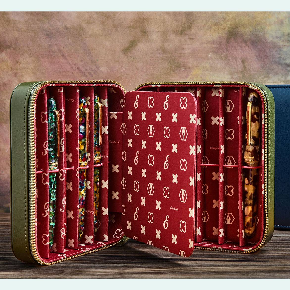 Moss Green Nook - Twelve Pen Case