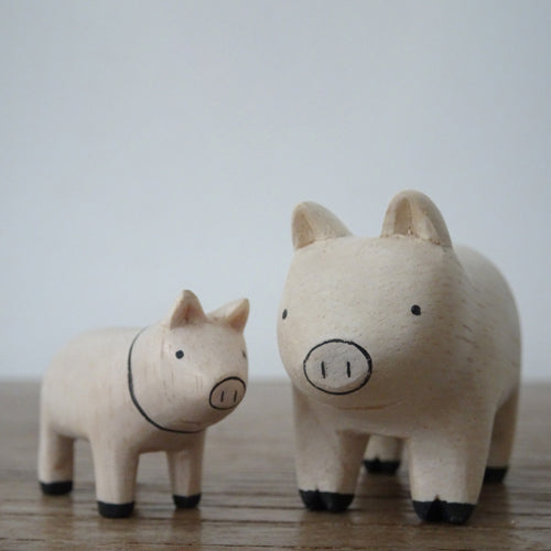 Pole pole wooden animal family Pig
