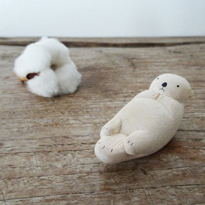 Pole pole wooden animal Otter